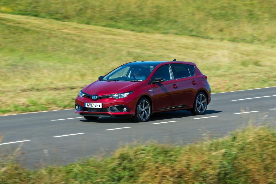 Toyota Auris Hybrid GB25 2017 года  (UK) (фото 35 из 46)